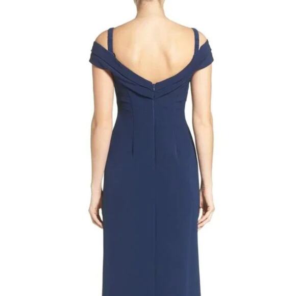 NWT Aidan Mattox Off-the-Shoulder Pleated Crepe Gown Twilight Navy Size 6 - Picture 3 of 12